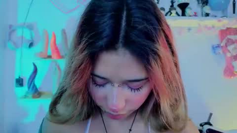 Isisjones18 online show from December 22, 7:31 pm