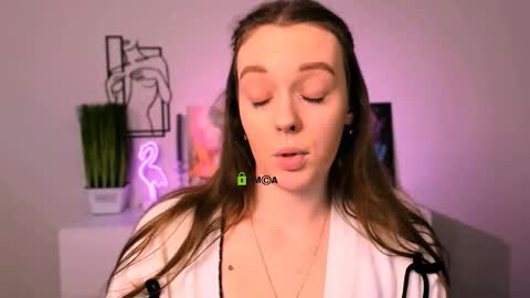 isla_dior online show from November 26, 7:38 am