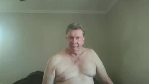 Snapshot of island625103 chatting on October 16, 8:07 pm island625103 online show from October 16, 8:07 pm