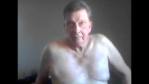 Snapshot of island625103 chatting on February 4, 9:10 pm island625103 online show from February 4, 9:10 pm