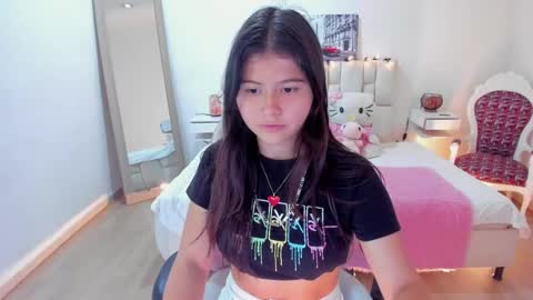 Issa  online show from November 6, 7:17 pm