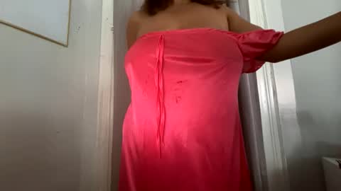 issa_marie online show from September 14, 3:02 pm