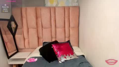 ISSA MILF online show from February 3, 1:26 pm