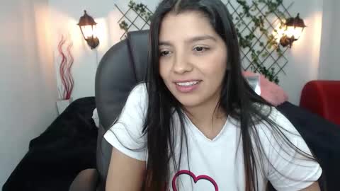 Snapshot of issa_nassar chatting on October 4, 5:33 pm Issa online show from October 4, 5:33 pm