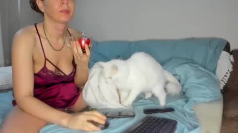 Issabelle online show from December 15, 5:58 am