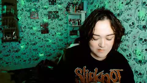 Yiz online show from May 23, 4:30 am