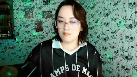 Yiz online show from May 16, 12:29 am