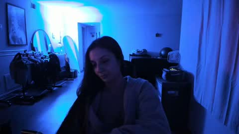 Bella Bloom online show from October 19, 6:40 am