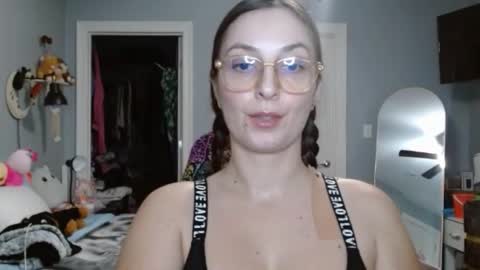 Bella Bloom online show from January 18, 7:49 am