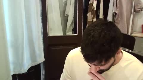 italianboybcn online show from November 9, 8:40 am