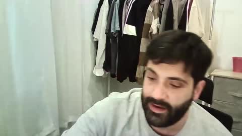 italianboybcn online show from November 23, 9:29 am