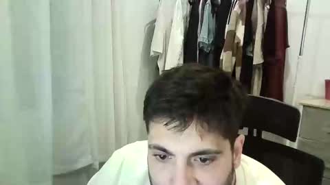 italianboybcn online show from November 8, 8:39 am