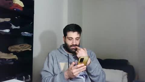 Snapshot of italianboybcn chatting on January 22, 7:35 am italianboybcn online show from January 22, 7:35 am