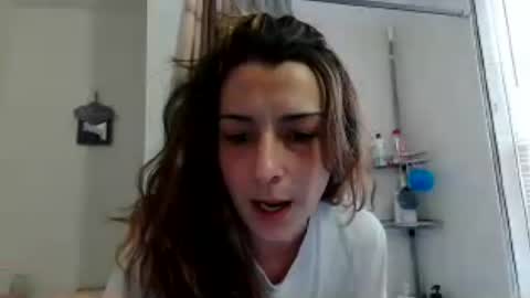 italianqueenn69 online show from August 3, 4:57 pm
