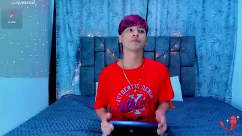 ithan_kingtwin online show from June 28, 7:43 pm