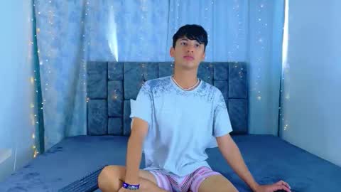 ithan_kingtwin online show from May 16, 7:12 pm