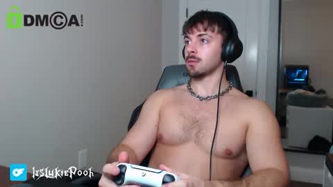 Itslukiepooh online show from November 15, 10:11 pm