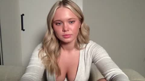 OF  madisynmaee online show from March 7, 12:37 am