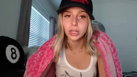 Alexis Rae online show from November 25, 6:18 pm