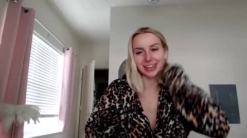 Snapshot of itsmealexisrae chatting on September 11, 2:40 pm Alexis Rae online show from September 11, 2:40 pm