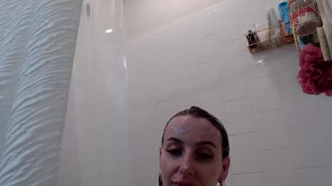 Snapshot of itsmealexisrae chatting on October 6, 7:31 pm Alexis Rae online show from October 6, 7:31 pm