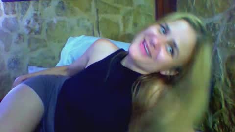 itsmekrissy online show from March 26, 1:55 am