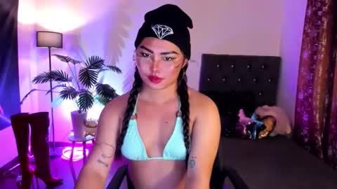 itsmemoiraa69 online show from April 13, 11:36 am