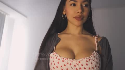 itsssssssme_lana online show from January 10, 2:55 pm