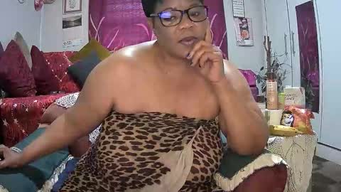 itumeleng74 online show from October 16, 4:34 am