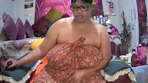 itumeleng74 online show from September 21, 6:28 am