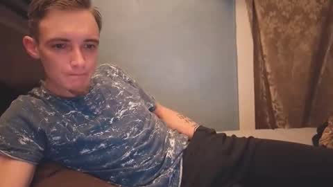 itzd123 online show from March 25, 5:36 am