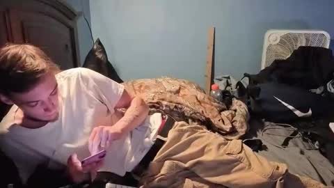 itzd123 online show from April 2, 5:09 pm