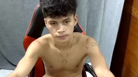itzme_john online show from April 29, 2:38 am