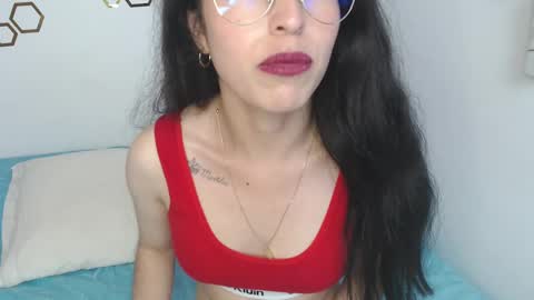 Snapshot of ivana_rose chatting on February 23, 3:02 am Adris online show from February 23, 3:02 am