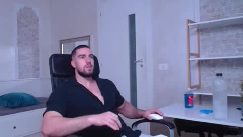 IvanHydee online show from September 12, 4:36 am