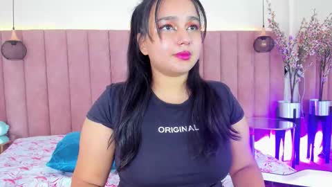 Snapshot of ivannaavega chatting on October 12, 5:11 am Ivanna online show from October 12, 5:11 am