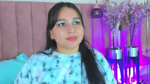 Snapshot of ivannaavega chatting on October 18, 5:44 am Ivanna online show from October 18, 5:44 am