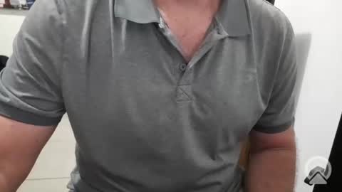 Snapshot of ivanxx712 chatting on October 18, 1:21 am Ivanxx712 online show from October 18, 1:21 am