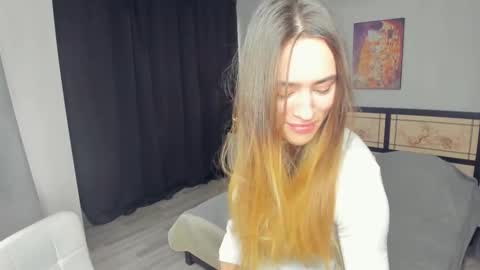 Violet online show from November 17, 9:34 am