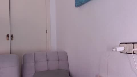 Ivonne online show from February 19, 9:06 am