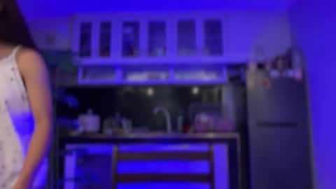 kirstenelsie online show from November 3, 3:18 am