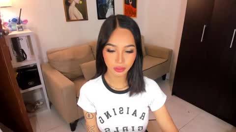 kirstenelsie online show from March 10, 12:28 am