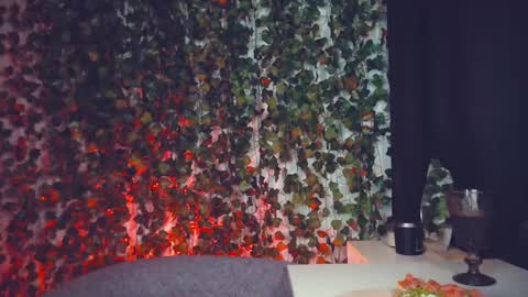 Miss Ivy online show from December 27, 7:03 pm