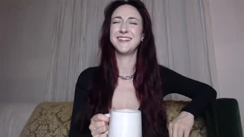 Snapshot of ivyrosiex chatting on October 9, 1:44 am Ivy Rosie online show from October 9, 1:44 am