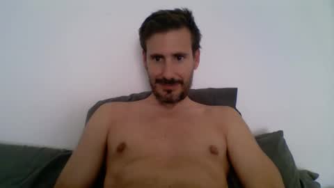 Snapshot of iyoperro chatting on October 7, 12:23 pm Casandro online show from October 7, 12:23 pm
