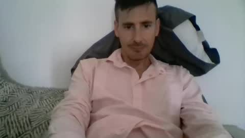 Snapshot of iyoperro chatting on October 17, 1:15 pm Casandro online show from October 17, 1:15 pm
