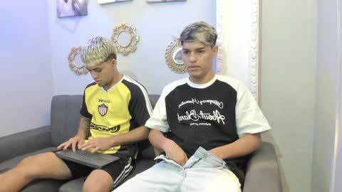 izaack online show from January 25, 1:08 pm