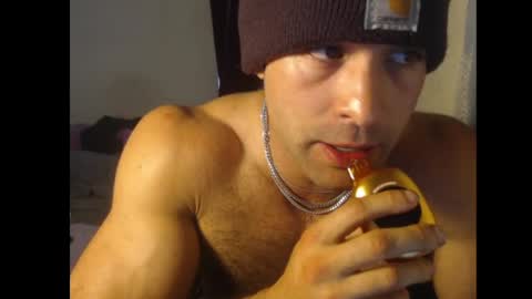 izak144 online show from May 10, 1:56 am