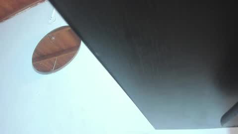 izelevans online show from April 11, 10:30 am