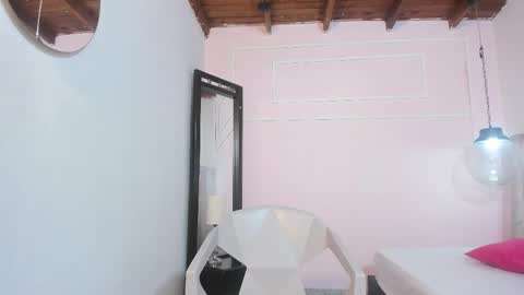 izelevans online show from March 20, 1:16 pm